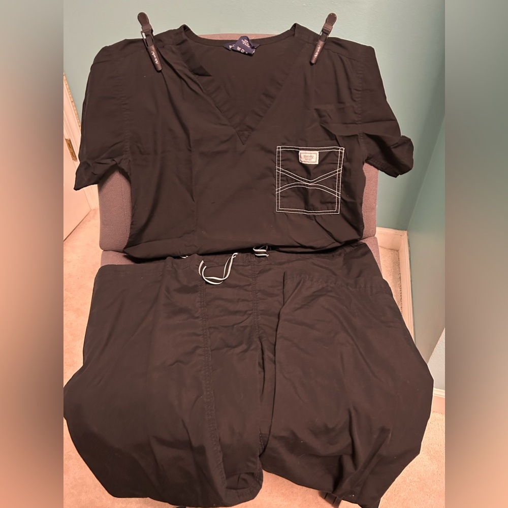 Blue Sky Classic Shelby Scrub SET in Black
